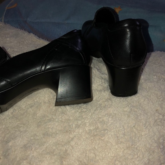 Earth Shoes - Picture 4 of 4